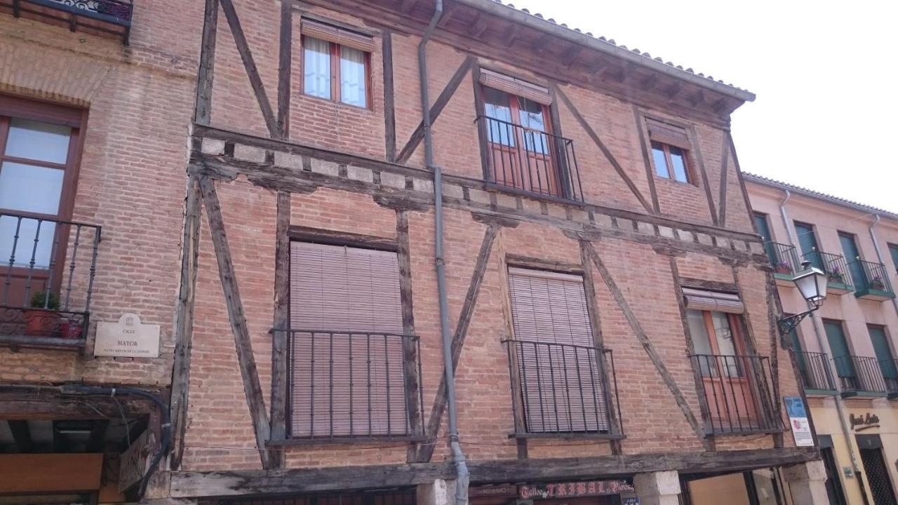 Casa De Huespedes Vecinodecerbantes Hotel Alcala de Henares Exterior photo